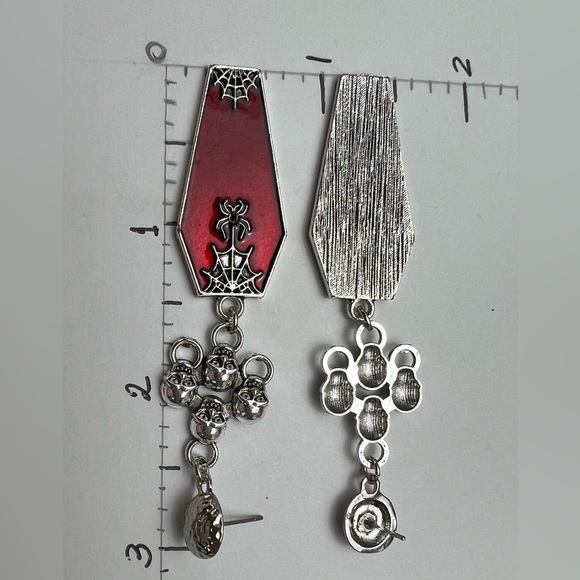 Statement Skull Goth Dangle Earrings -  Vampire Coffin Gothic Earrings - Picture 5 of 10